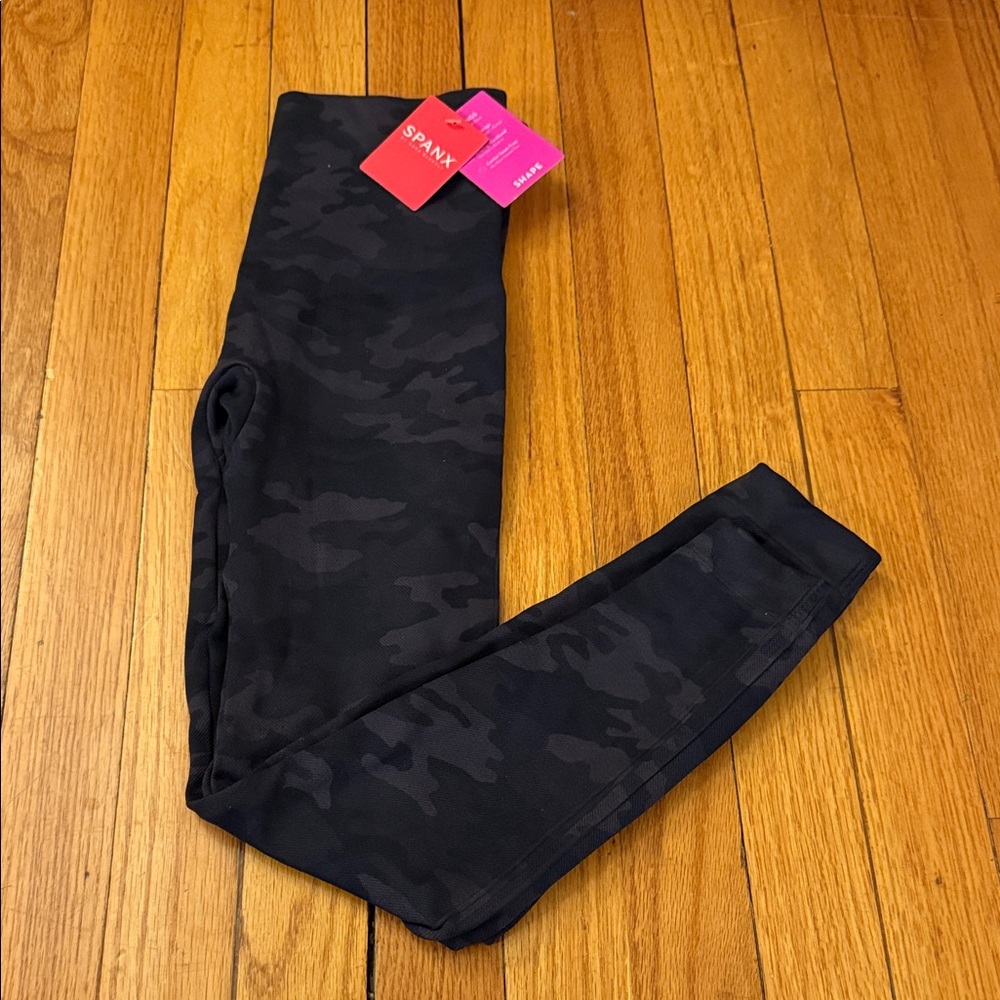 SPANX Black Camouflage Leggings‎